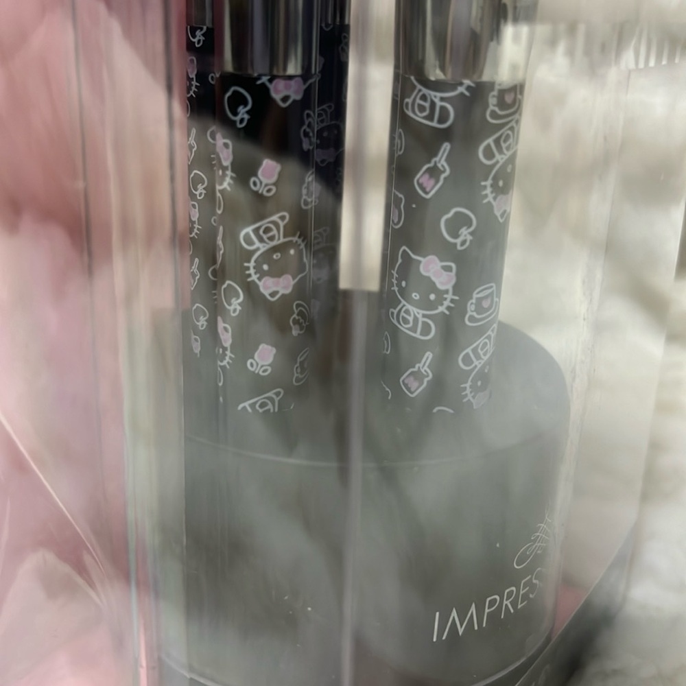 PRICE IS FIRM - Hello Kitty The Favorites 6 Piece Bell Jar Makeup Brush Gift Set - Picture 4 of 5